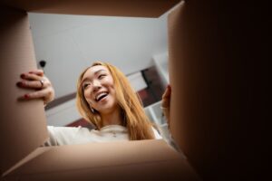 What are some packing tips for moving?
