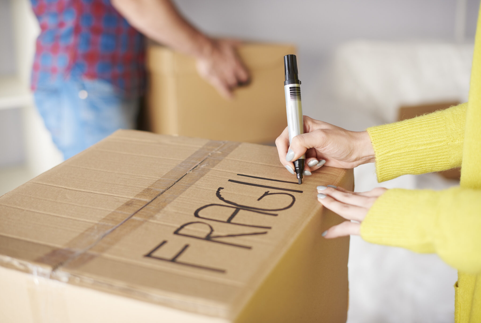 How To Pack Fragile Items for Moving in 2025